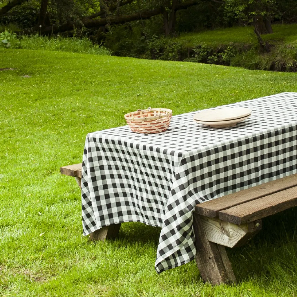 90 X 156 in. Rectangular Polyester Tablecloth Checkered
