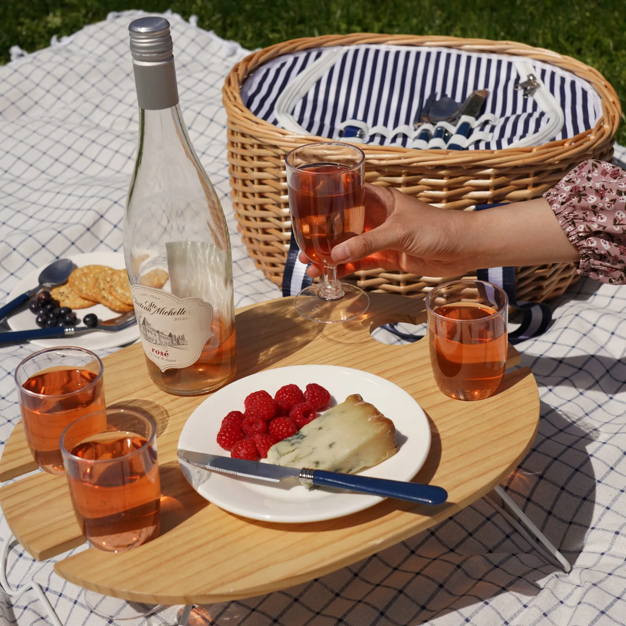 Central park willow picnic for four by twine living®