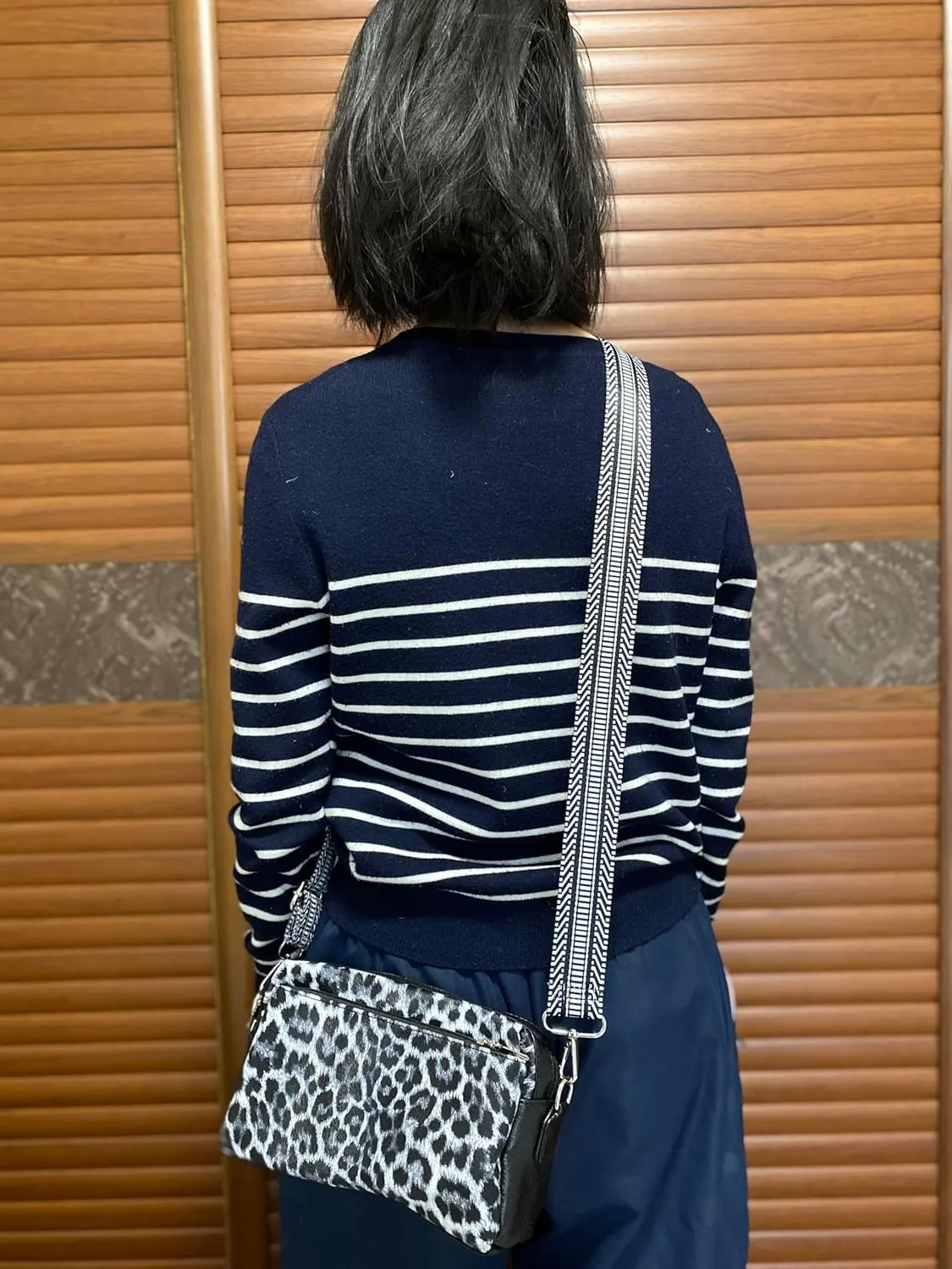 Crossbody Wallet Purses for Women with Phone Pocket and Adjustable Strap