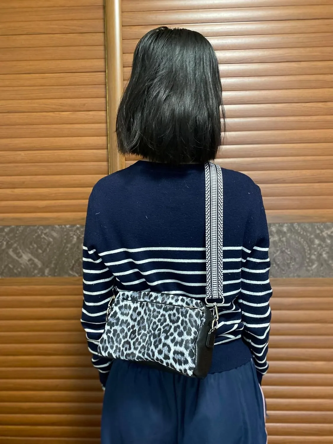 Crossbody Wallet Purses for Women with Phone Pocket and Adjustable Strap