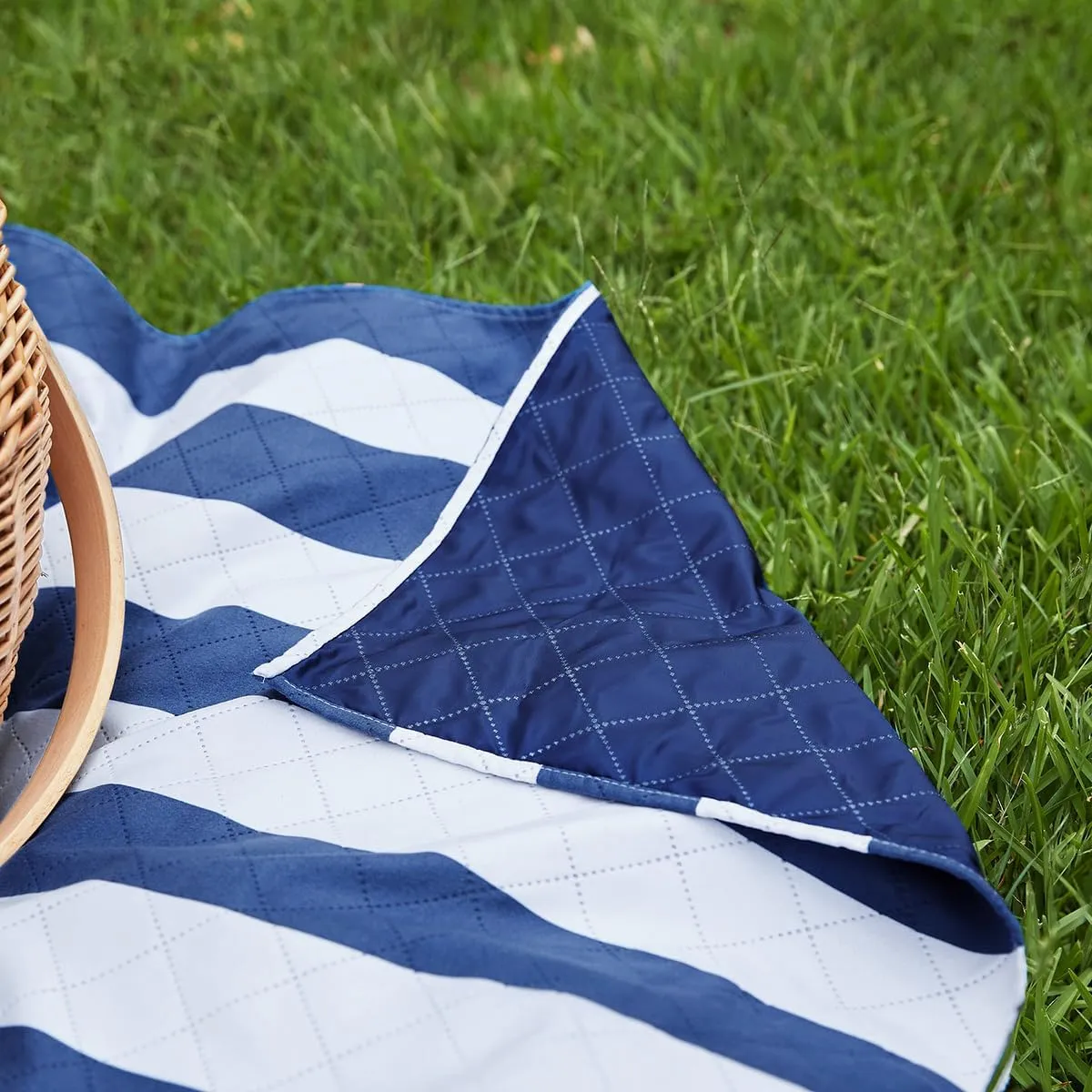 Dock & Bay Picnic Blanket - Quick Dry & Water Resistant - 100% Recycled Materials - Extra Large (94x66) - Whitsunday Blue