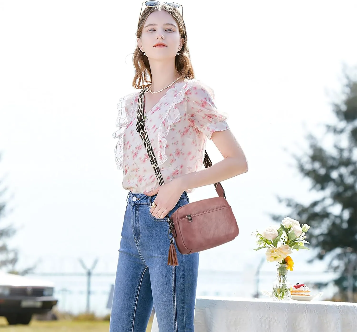 KL928 Small Crossbody Bag for Women, Soft FAUX Leather Cell Phone Purse，Adjustable Strap Shoulder Handbags Wallet Purse