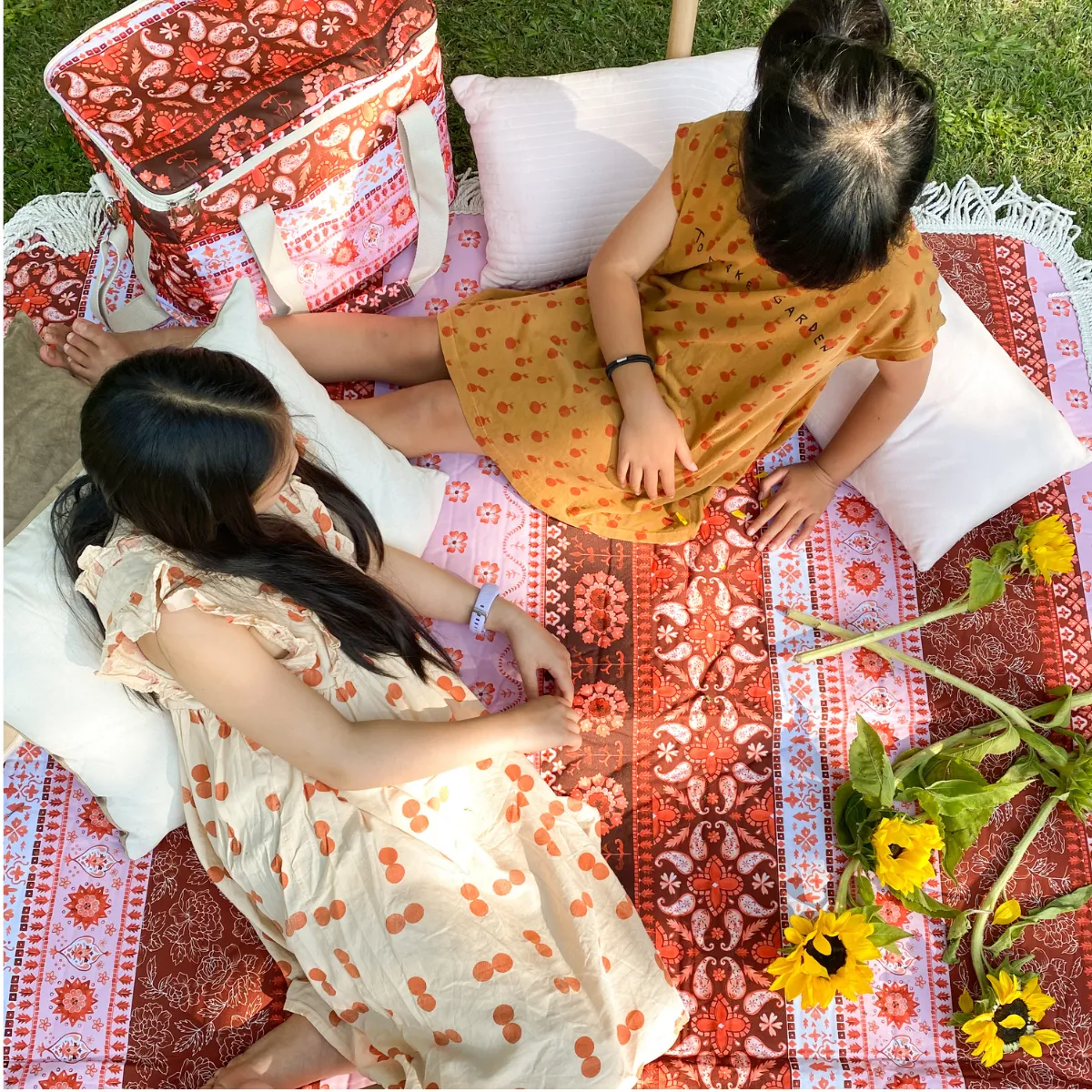 Kollab | Holiday Fringed Picnic Mat 1.45 x 1.45m | Goa