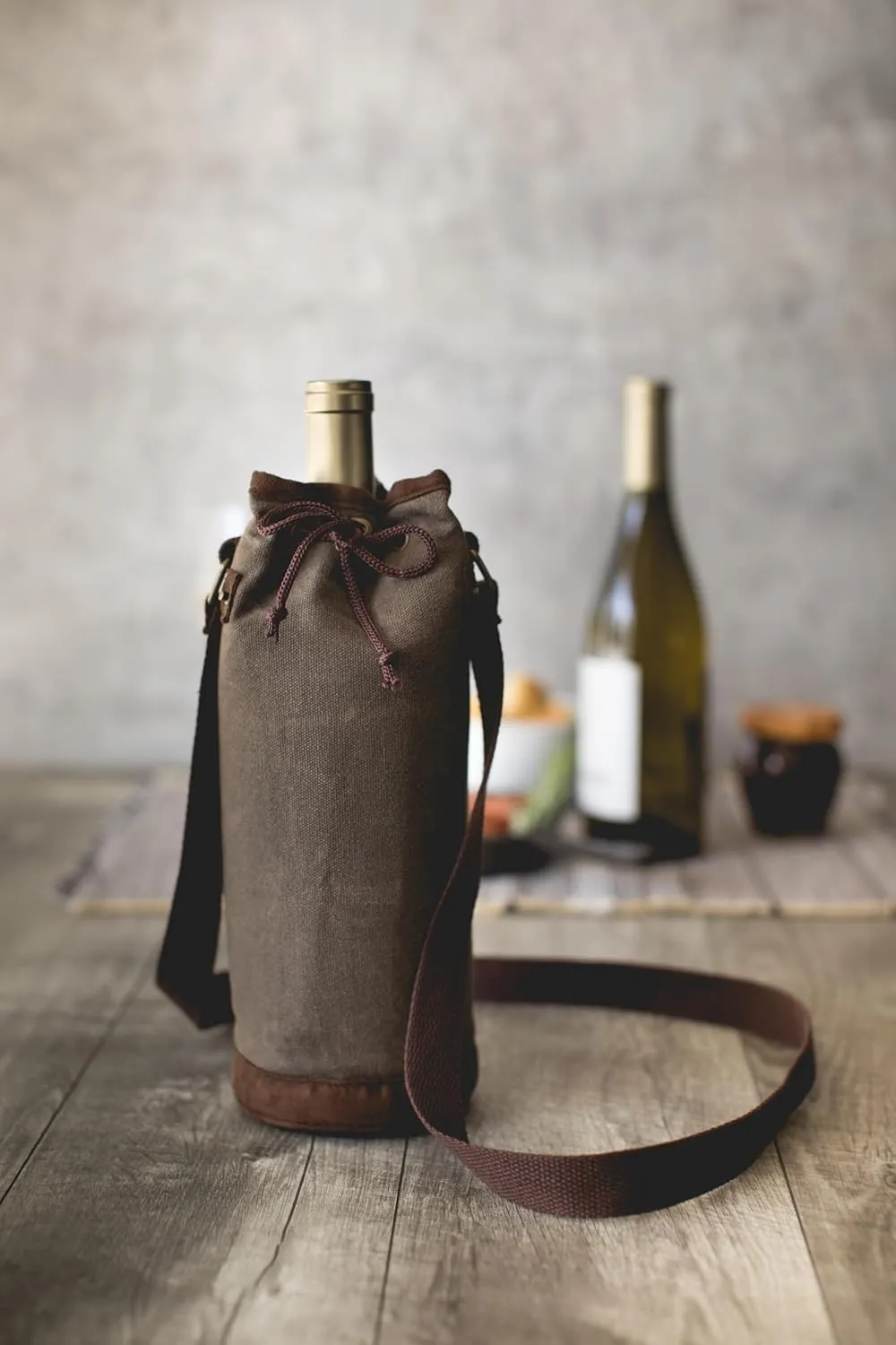PICNIC TIME NFL Distressed Waxed Canvas Wine Tote, Single Bottle Insulated Bag, Bottle Carrier, Wine Gift Bag, Khaki Green