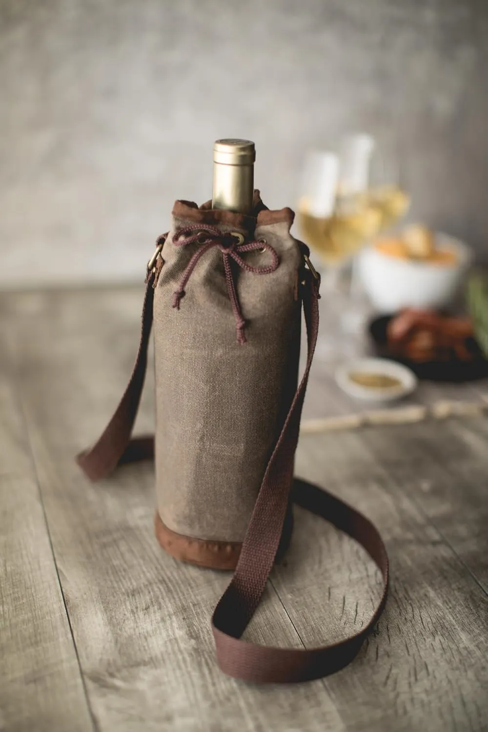 PICNIC TIME NFL Distressed Waxed Canvas Wine Tote, Single Bottle Insulated Bag, Bottle Carrier, Wine Gift Bag, Khaki Green
