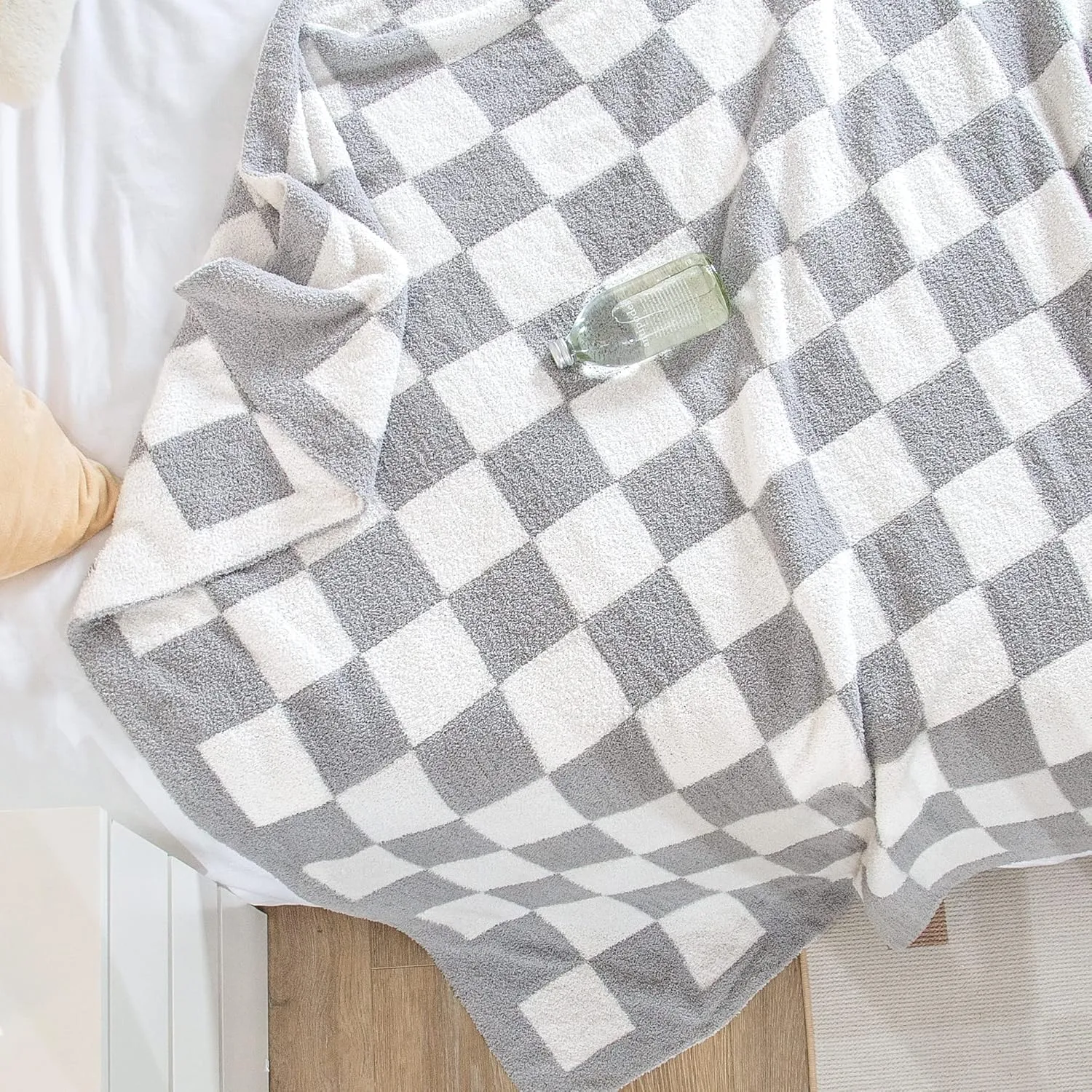 SeaRoomy Checkered Throw Blanket, Ultra Soft Reversible Checkerboard Knitted Blanket, Warm Cozy Fluffy Microfiber Knit Throw Blanket for Couch Sofa Bed Camping Picnic Travel (Grey, 60"×79")