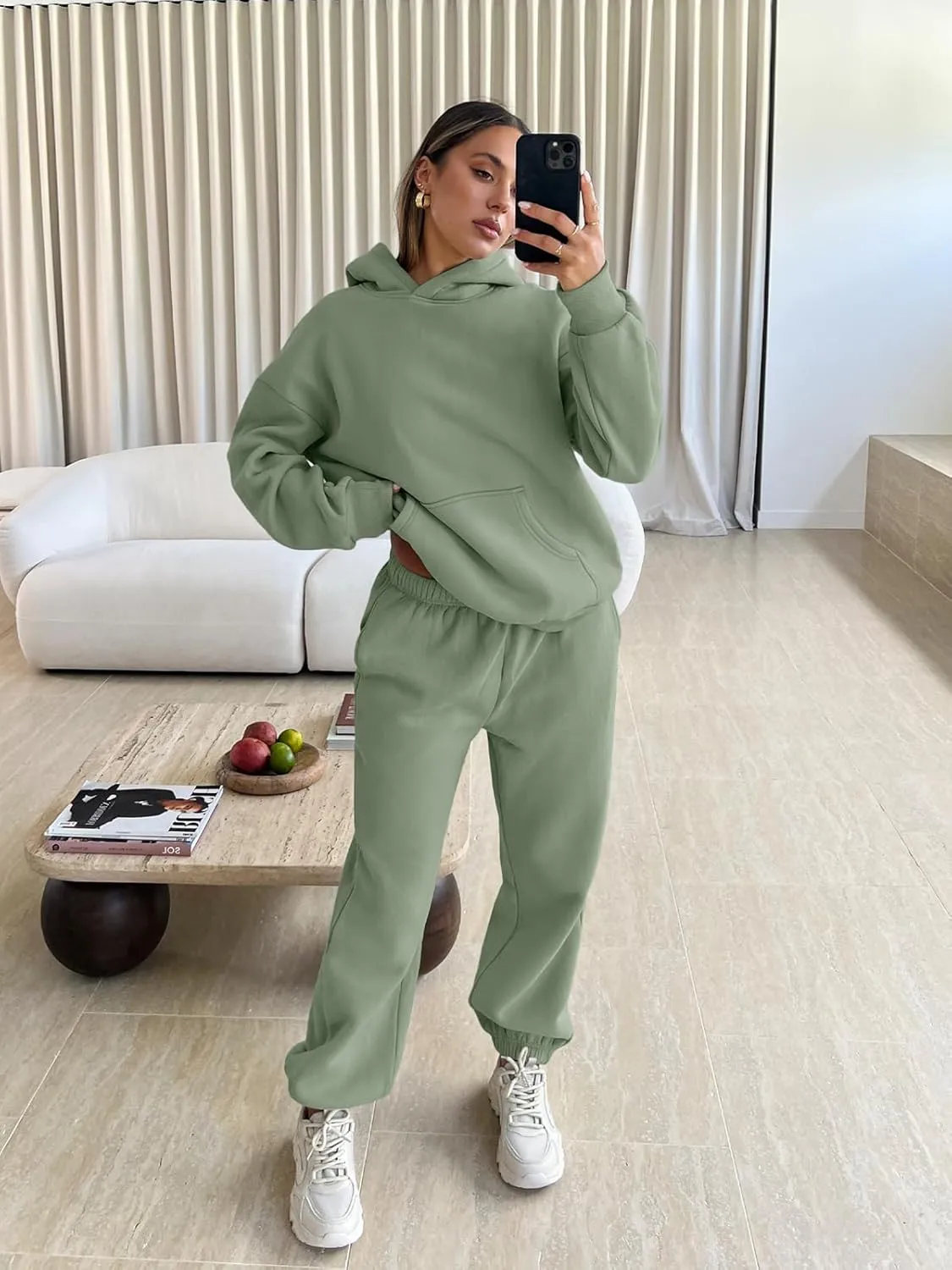 Trendy Queen Sweatsuits Women 2 Piece Outfit Two Piece Lounge Sets Hoodies and Sweatpants Fall Fashion Clothes 2025 Tracksuit