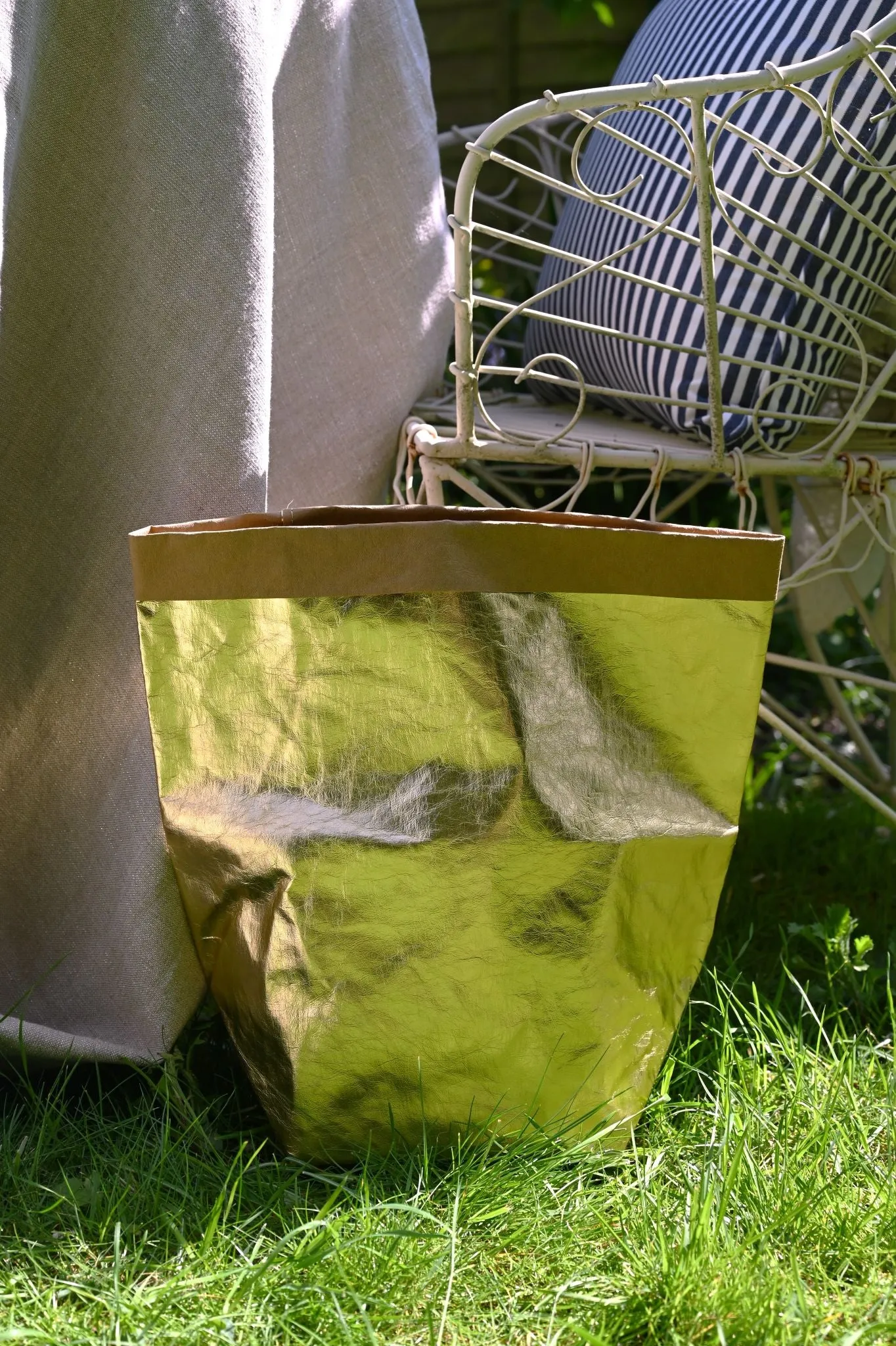 Uashmama Extra Large Gold Paper Bag