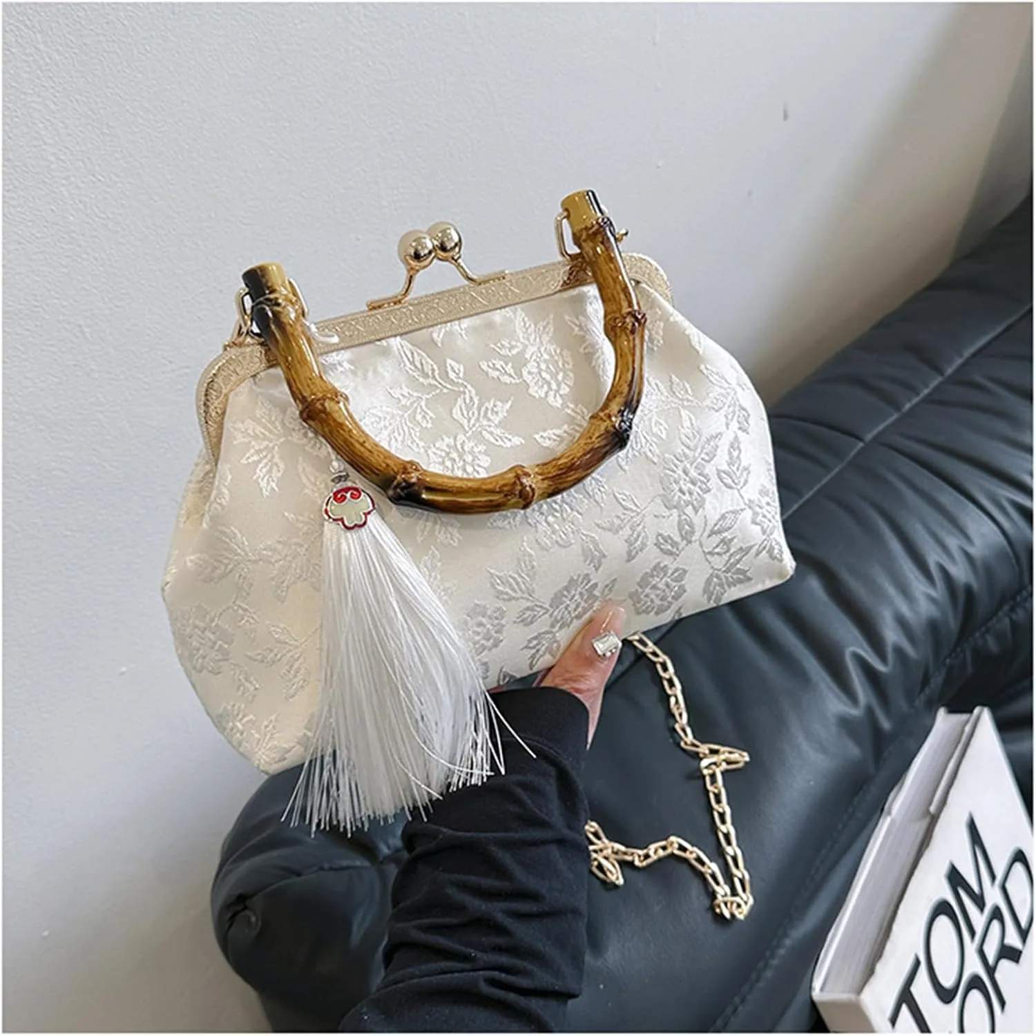 Vintage Embroidered Flower Handbag, Retro Pearl Chain, Flower Embroidery Rustic Shoulder Bag Kiss Lock Closure Bag for Women